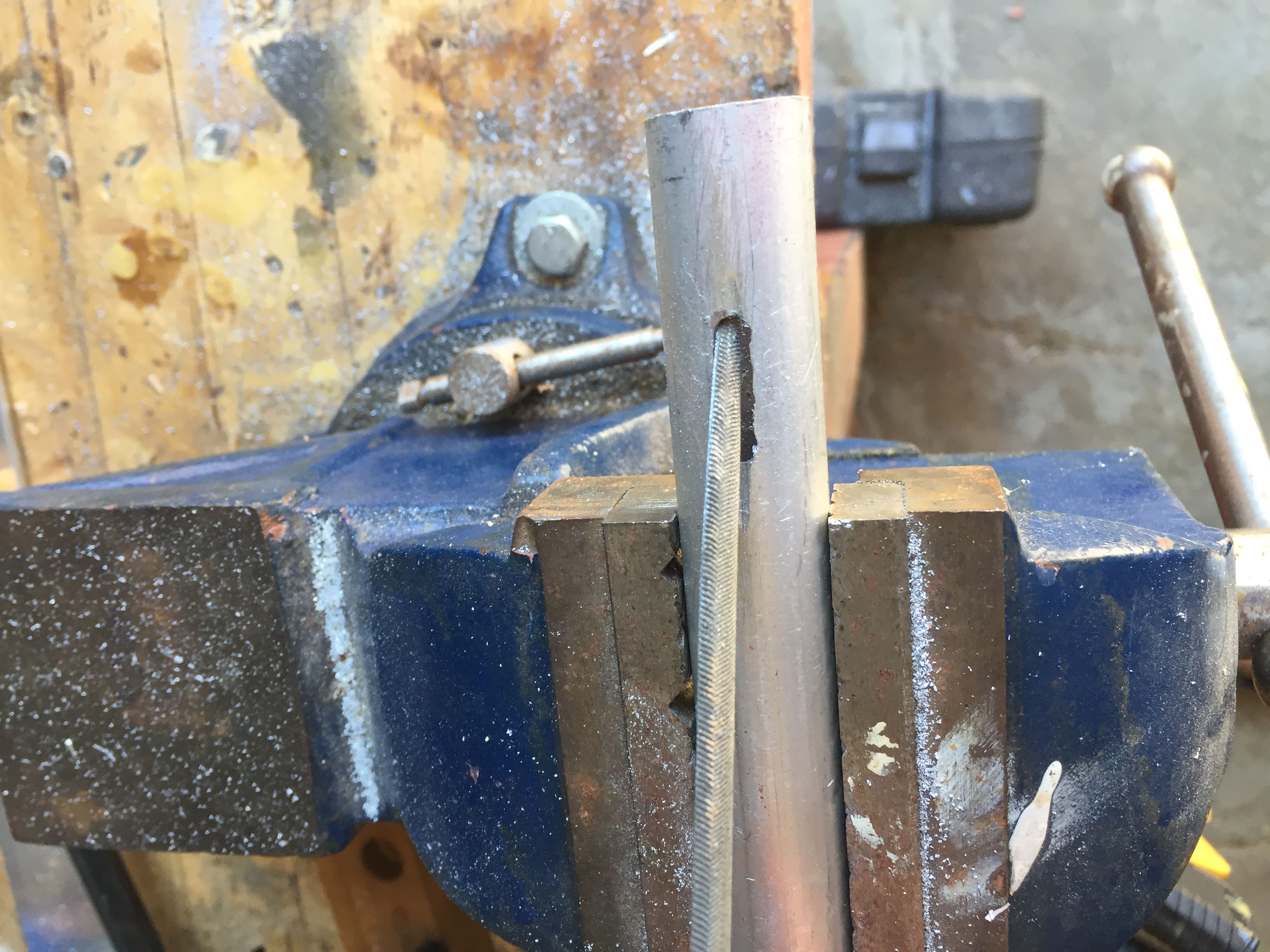 hole cut into tool handle for worm gear